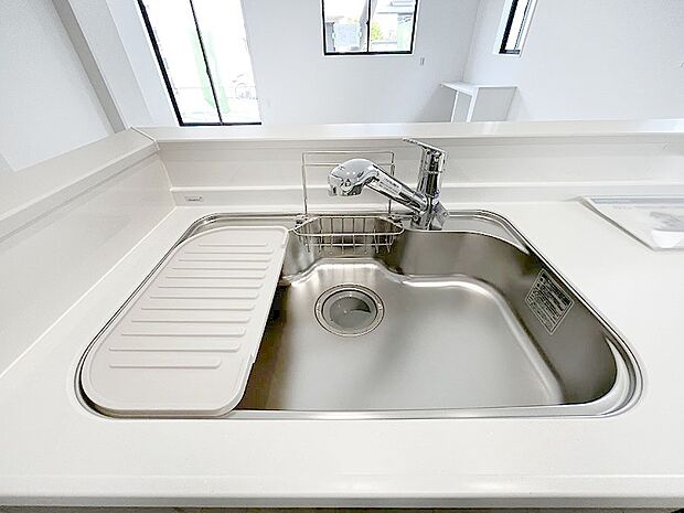 【一体型浄水器】浄水器一体型のキッチンで洗い物用・料理用と切り替え簡単！キッチンワークをより快適にします！ 