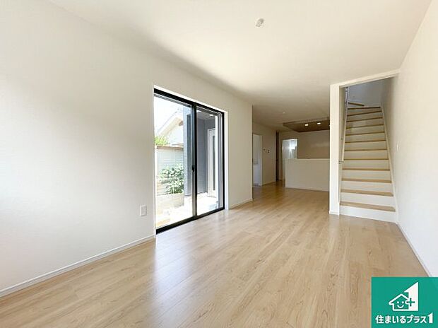 子供を見守りながらお料理が出来るため家族のコミュニケーションか増えます♪スペースが広く確保されている為お子様が大きくなったときは一緒に料理を楽しめます♪