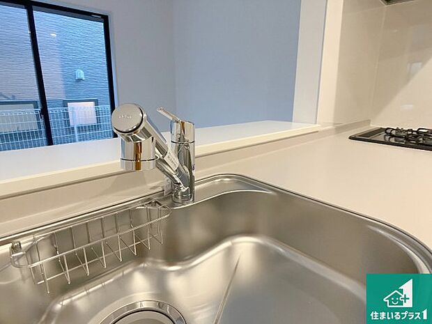 【キッチン水栓】浄水器を内蔵！炊飯時、お茶を作る時に安心してお水を使えます！お湯と冷水、浄水と原水、シャワーの切替えもワンタッチです！