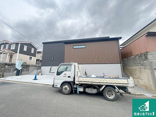 【外観】安心の10年保証！外観を美しく保ち、雨水で汚れを落とします！気になることがありましたら、お気軽にお問い合わせください！