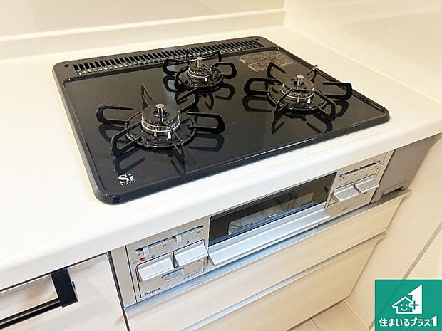 【コンロ】ダブル高火力Siセンサー付きコンロ!3口あるので、まとめて料理をする時も大活躍!