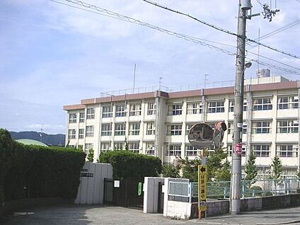 豊中市立第十一中学校 徒歩1590m