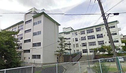 川西市立川西中学校 徒歩429m