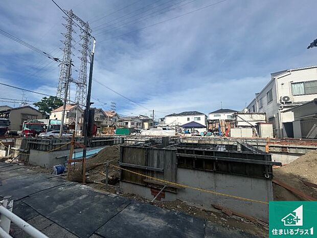 【外観】周辺は落ち着いた街並みの住宅地！子育てがしやすい住環境です！まだ未完成ですが、現地でしかわからない事もございます。是非一度ご覧ください。