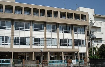 伊丹市立昆陽里小学校 徒歩300m