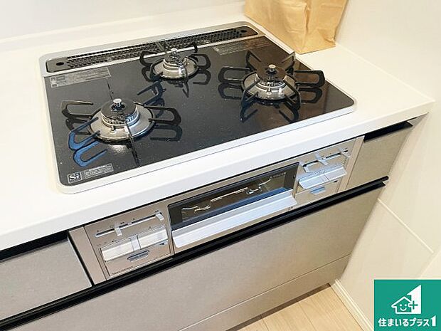 【コンロ】ダブル高火力Siセンサー付きコンロ!3口あるので、まとめて料理をする時も大活躍!