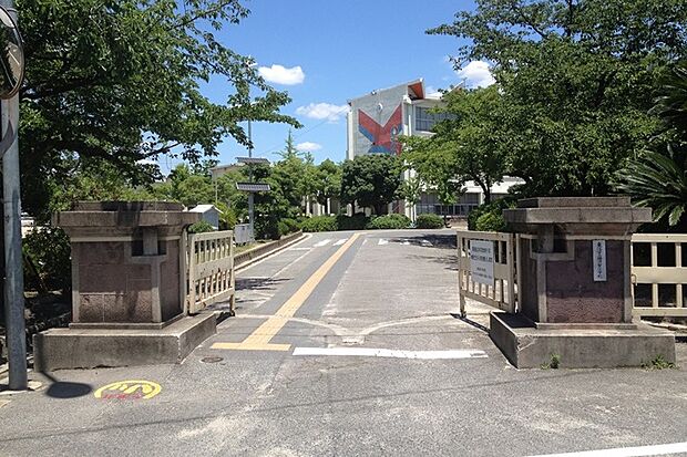 ■横須賀小学校まで約900ｍ　徒歩12分■