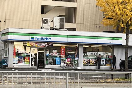 ファミリーマート（駈上店） 約200ｍ(徒歩3分)