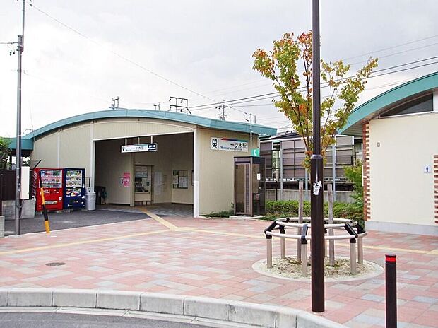 名鉄名古屋本線「一ツ木」駅（約1,500m）