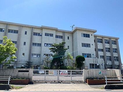 音貝小学校 880m(徒歩11分)