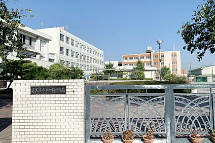 一柳中学校 760ｍ～790ｍ(徒歩10分)