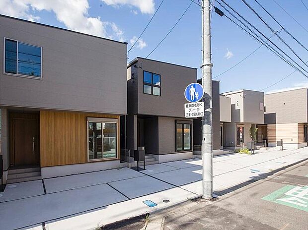 【前面道路含む現地写真】全7区画の分譲地です