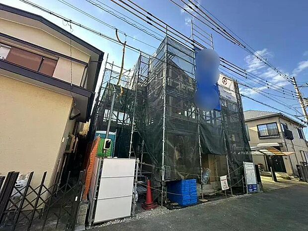 閑静な住宅地で子育て家族にピッタリ。毎日のお散歩も快適な緑に恵まれたエリアで、自然に包まれた穏やかな暮らしを実現するための、ゆとりある住環境が整っています。緑の潤いを感じながらホッと生活できそう。