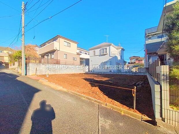 毎日のお散歩も快適な緑に恵まれた閑静な住宅地は、伸び伸びスローライフを叶えてくれます。自然豊富な季節の移ろいを身近に感じられる環境で子育てすれば、お子様もきっと素直に成長してくれるはずです！