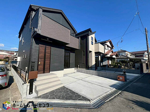 美しい緑と良好な住環境が守られてきたこの街に、新築戸建てが誕生致しました。穏やかな空気の流れる落ち着いた住環境です。ぜひ、現地へ足をお運びいただき実際の環境・陽当たりをご確認下さいませ♪