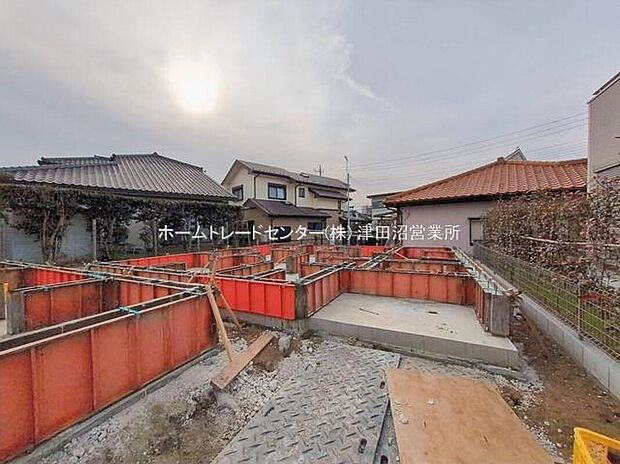 美しい緑と良好な住環境が守られてきたこの街に、新築戸建てが誕生致しました。穏やかな空気の流れる落ち着いた住環境です。ぜひ、現地へ足をお運びいただき実際の環境・陽当たりをご確認下さいませ♪