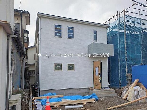 各居室に収納を完備しております。収納が豊富な住宅は居室空間がしっかりと使えるので暮らしやすさが断然に上がります。荷物を気にすることなく家具の配置をお好み通りにできるのも大きな魅力です。