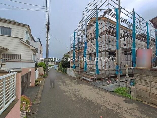 四季を通じて自然と触れ合えるスポットが周辺には盛りだくさん!お散歩やジョギング、週末のご家族での遊びに最適です。目の前に広がる開放感とゆとり、暮らしの夢を育む理想の住まいがここにはあります。