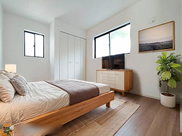 【ベッドルーム】南向きの主寝室は採光も明るく風通し共に良好です。ダブルベッドのサイズのベッドを配置しても十分な広さを確保できる寝室です♪※こちらはCGなどで画像生成したイメージ画像となります。