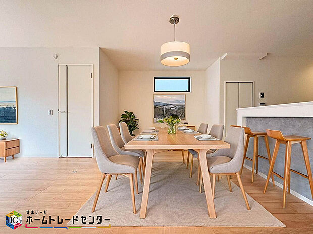 【リビング(内観イメージ)】家族みんなが揃う場所だからこそ一番に陽当たりを考慮し明るくゆったりとくつろげる場所として設計しております。※こちらはCGで画像生成したイメージ画像になります。家具などは付いておりません。
