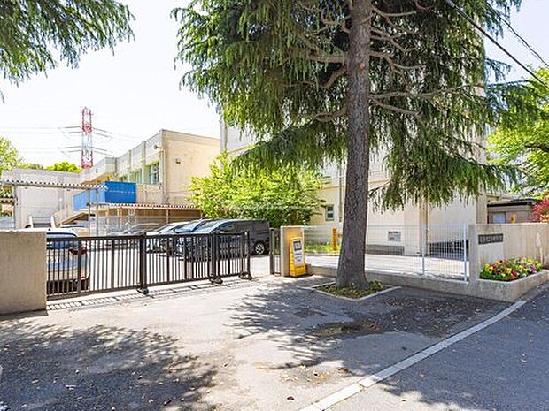 船橋市立海神中学校(約1,300m)