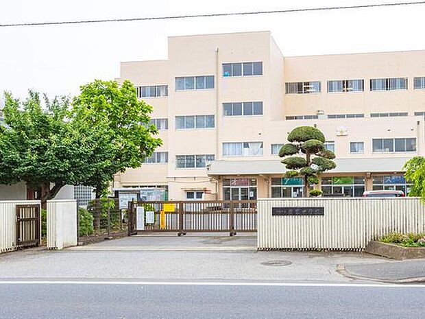船橋市立豊富中学校（約2,500m）