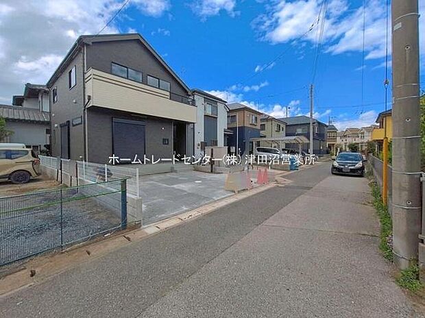 【前面道路含む現地写真】この風景が暮らしの一部に。毎日がイキイキと笑顔溢れる暮らしの始まりです♪ぜひ一度この見晴らしを体感してみませんか♪ご都合の良い時 自由に外観ご覧になれます。ご内見ご希望の際はぜひお気軽にご連絡下さい♪