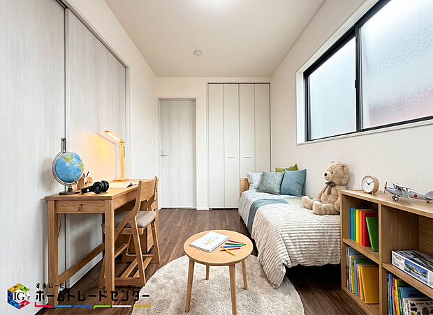 【子供部屋】お子様の成長と共に必要になる子供部屋。勉強机・ベッドを配置しても十分な広さがあるのは戸建てならでは。※こちらはCGで画像生成したイメージ画像になります。家具などは付いておりません。