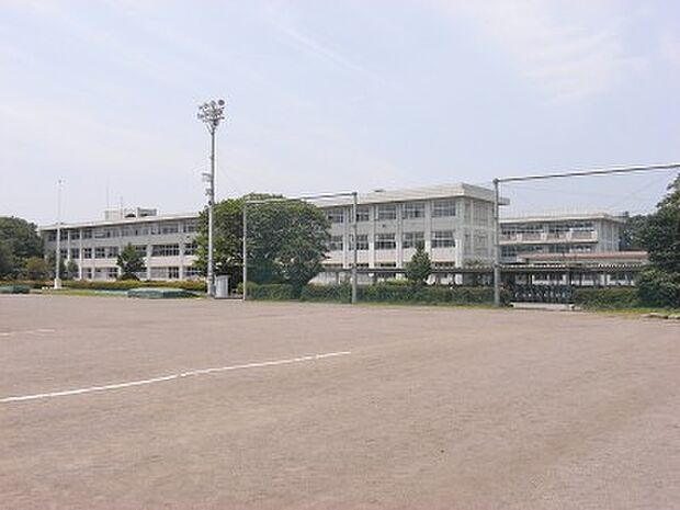 氏家中学校（約1,447m・徒歩19分）