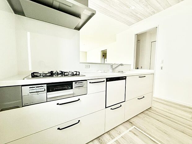 ■シンプルで美しく心地よい時間を生むキッチン空間