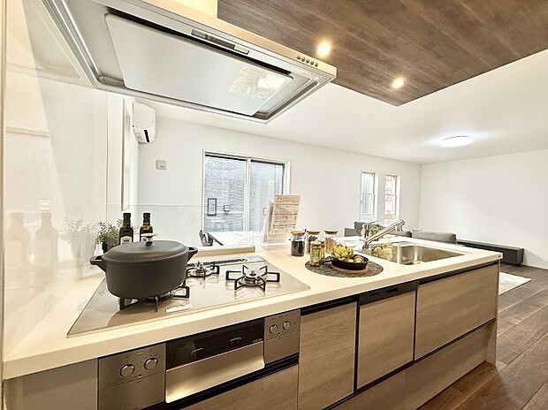 ■家族の絆を深める、温もりのあるキッチン