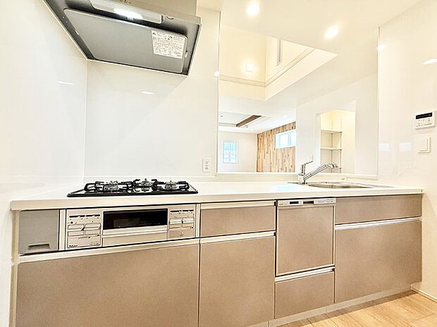 ■シンプルで機能的、毎日使いやすいキッチン