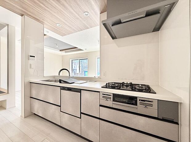 ■シンプルで機能的、毎日使いやすいキッチン