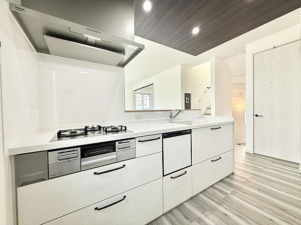 ■家族の絆を深める、温もりのあるキッチン