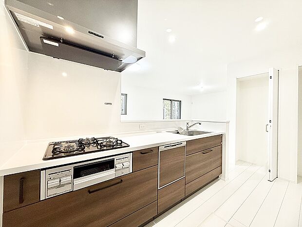 ■シンプルで機能的、毎日使いやすいキッチン