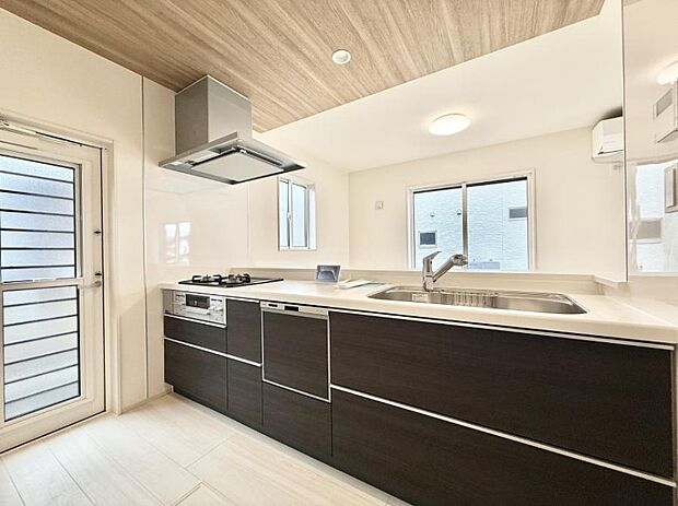 ■美味しい時間が生まれる、笑顔あふれるキッチン