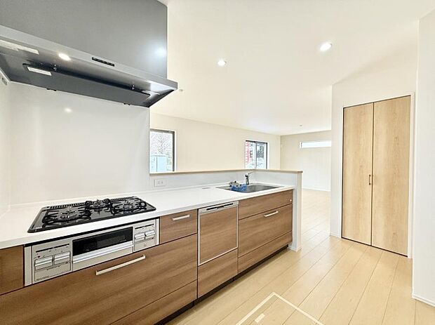 ■シンプルで美しく心地よい時間を生むキッチン空間