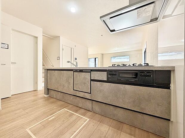 ■シンプルで機能的、毎日使いやすいキッチン