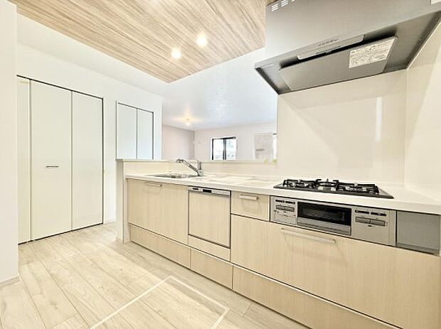 ■シンプルで美しく心地よい時間を生むキッチン空間