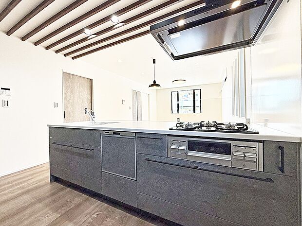 ■シンプルで機能的、毎日使いやすいキッチン