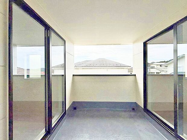 1号棟  ■ 季節の移ろいを感じられる開放的な空間です