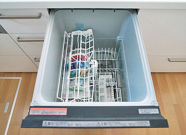 【食洗機 】■食洗機を標準装備！毎日の洗い物の負担を軽減できます 