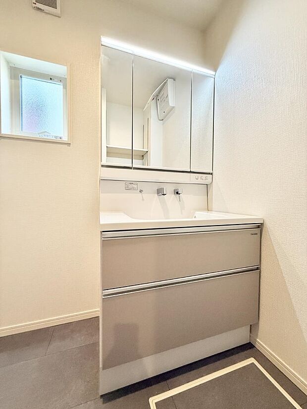 【洗面台・洗面所】■朝の準備がスムーズにできる広さです
