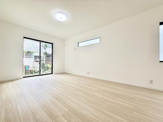 【リビング】■家族の時間を彩る、快適で癒される空間