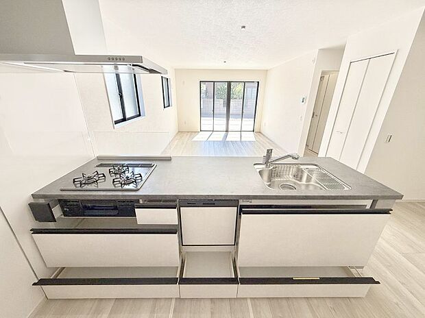 【キッチン】■家族の絆を深める、温もりのあるキッチン