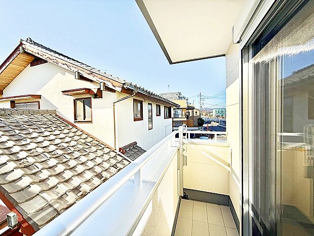 【バルコニー】■ 空を眺めながら、ほっと一息つける特別な空間