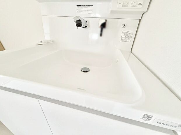 【ハンドシャワー付洗面台】■手洗いや顔を洗う時も快適に使える便利なシャワー