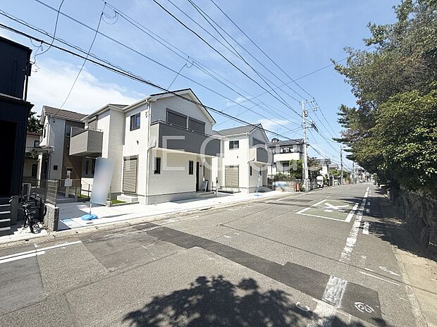 【前面道路含む現地写真】■家族とのお出かけが楽しくなる環境です