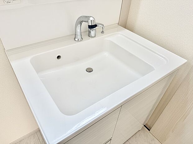 【ハンドシャワー付洗面台】■手洗いや顔を洗う時も快適に使える便利なシャワー