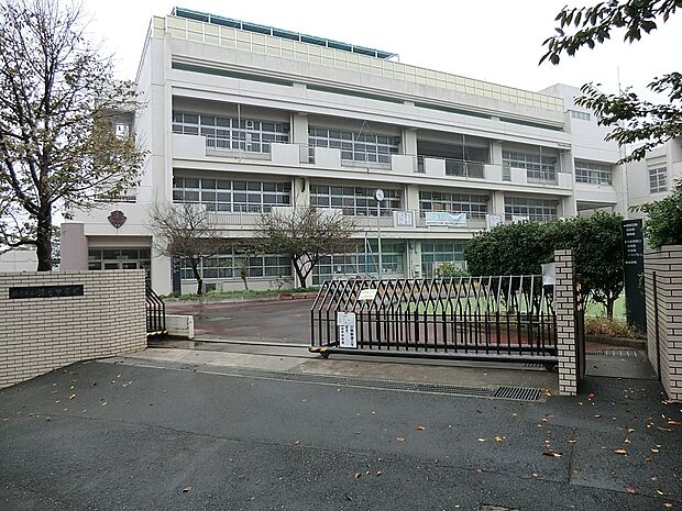横浜市立錦台中学校（約300m・徒歩4分）